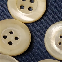 enkel hvid perlemors knap genbrug gamle knapper
